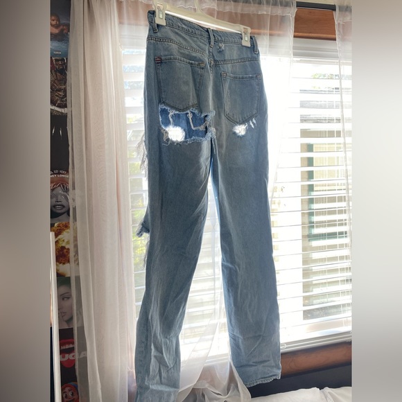 BDG • Ripped Jeans - Picture 2 of 12